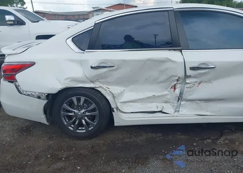 2015 Nissan Altima 2.5 S z USA, uszkodzony, nr VIN 1N4AL3AP3FN362172